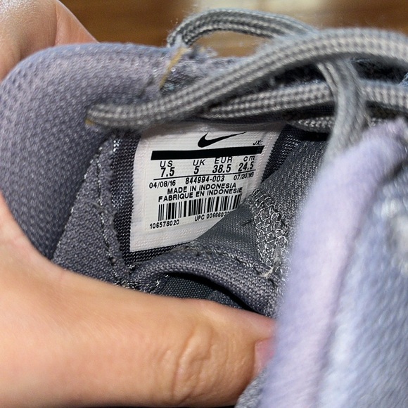 NIKE ROSHE SHOES - Picture 8 of 11